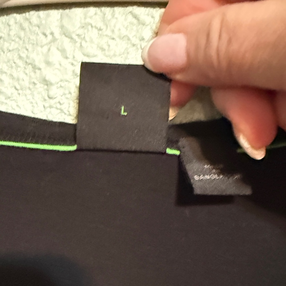 Hugo BOSS Classic Black Short Sleeve Tee - Picture 4 of 5
